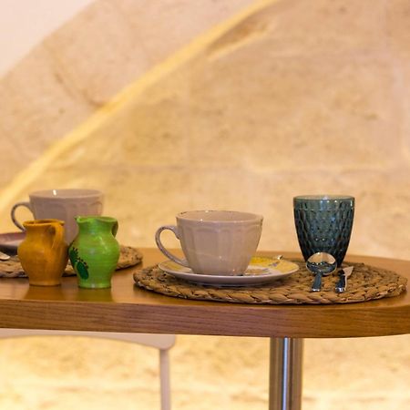 G25 Guesthouse Монополи Экстерьер фото