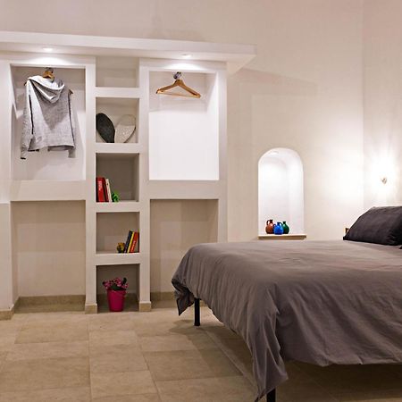 G25 Guesthouse Монополи Экстерьер фото
