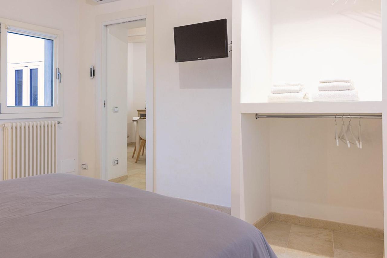 G25 Guesthouse Монополи Экстерьер фото