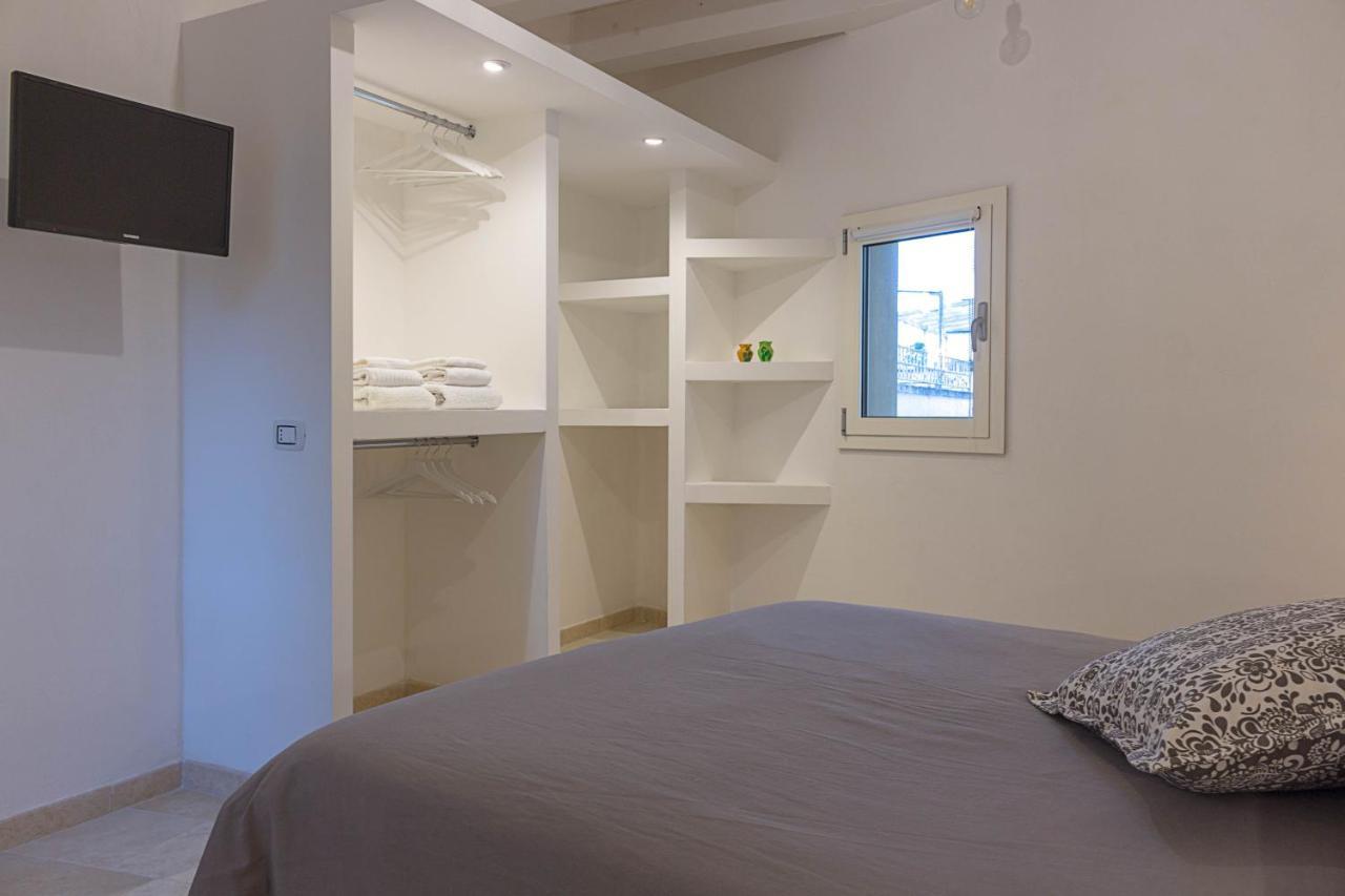 G25 Guesthouse Монополи Экстерьер фото