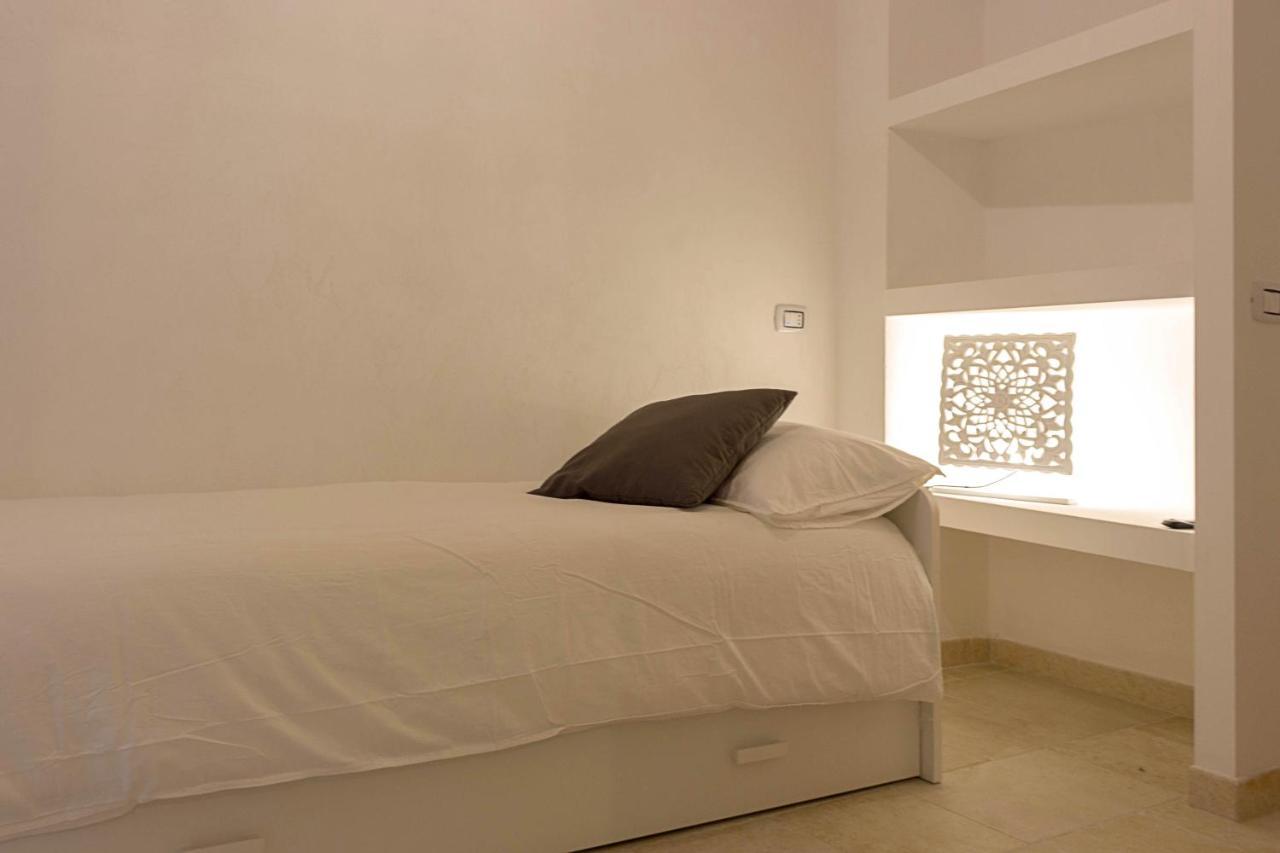 G25 Guesthouse Монополи Экстерьер фото