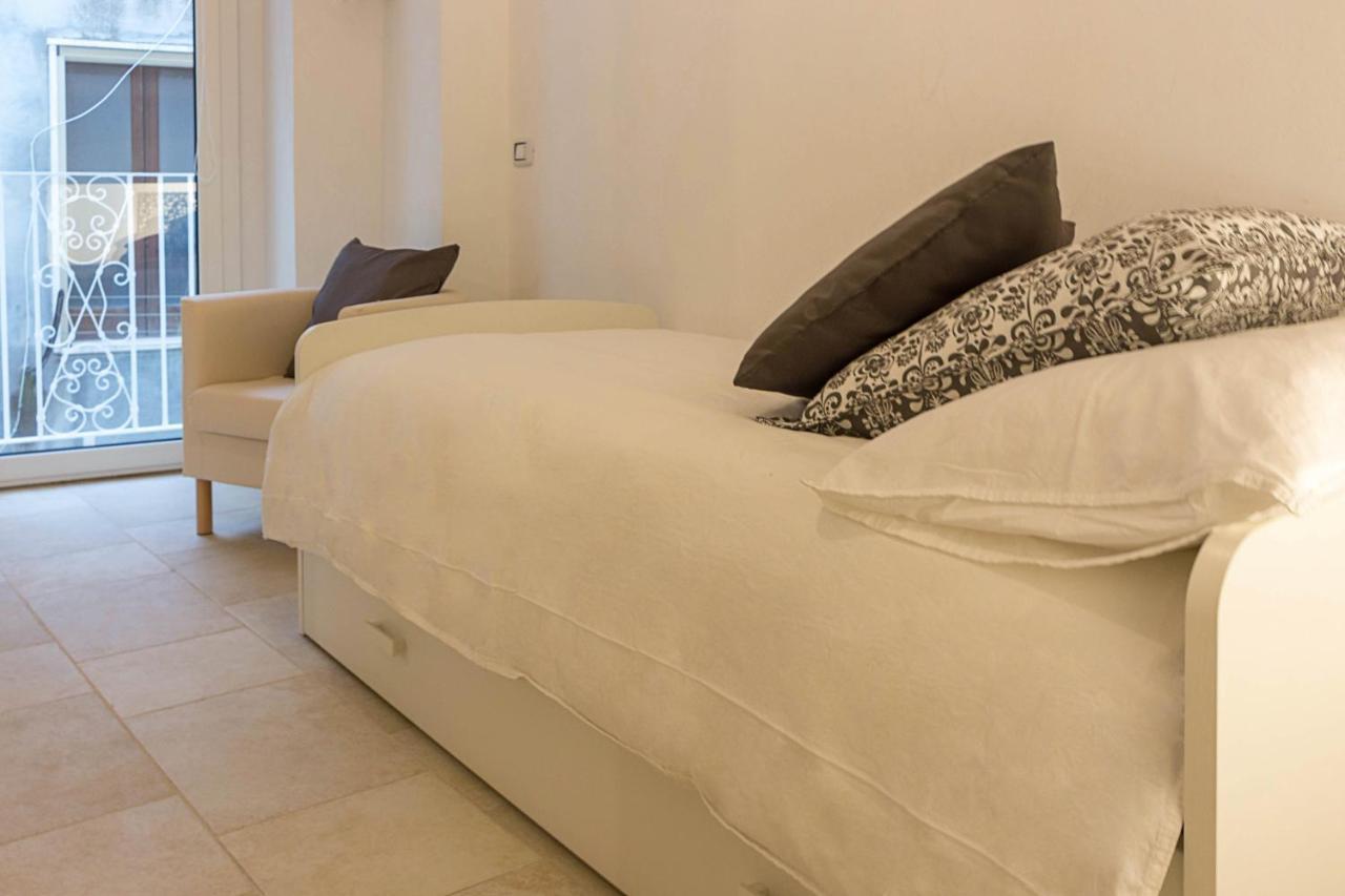 G25 Guesthouse Монополи Экстерьер фото