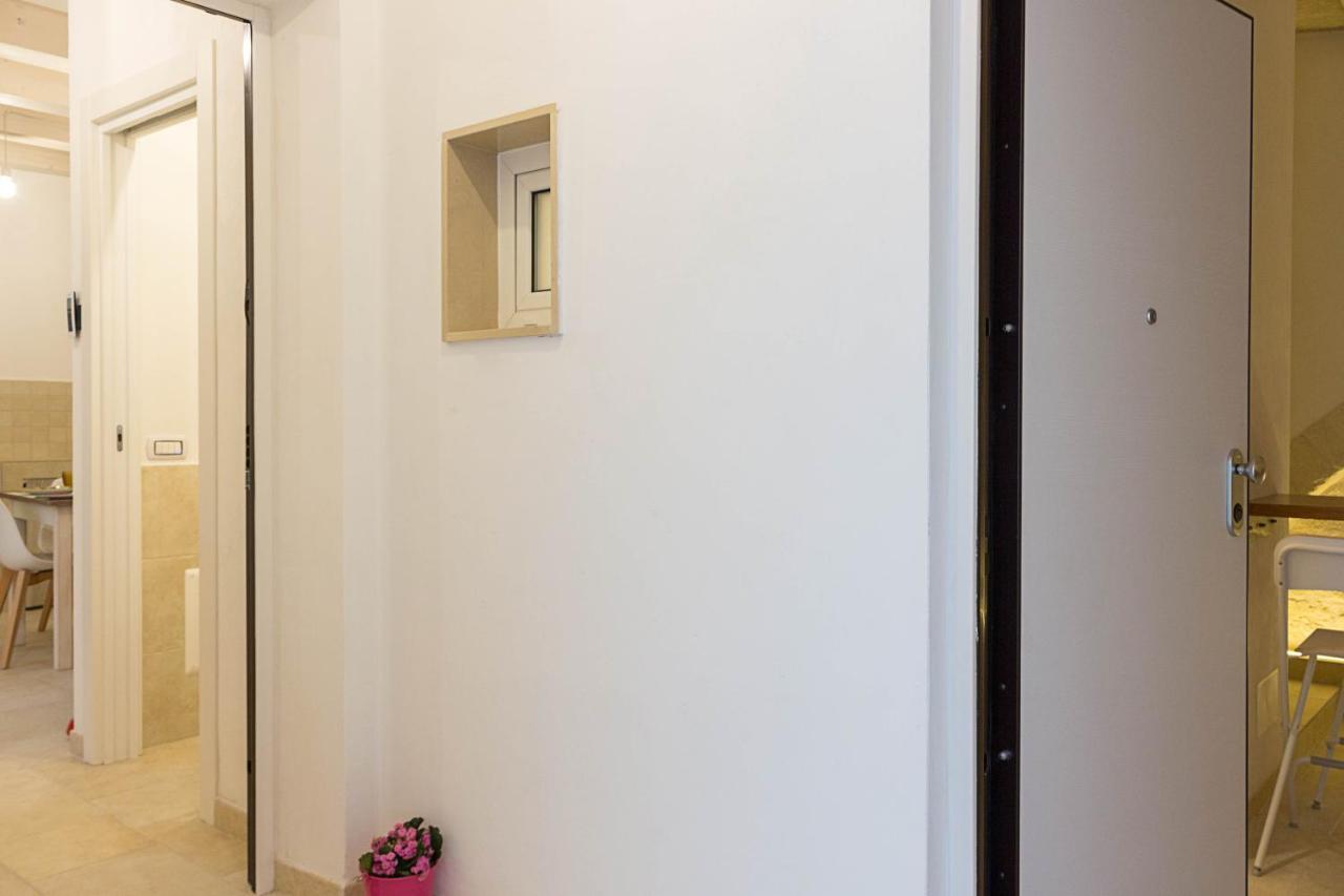 G25 Guesthouse Монополи Экстерьер фото